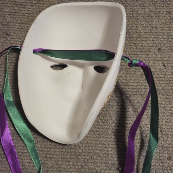 Colorful Decorative Mask Witth Ribbons - Picture 5 of 6